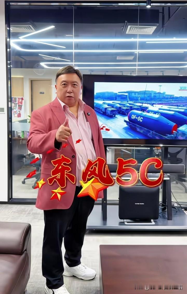 导演王晶已经在北京生活了好多年了，所以他已经完全适应了内地的生活。最近这一段时