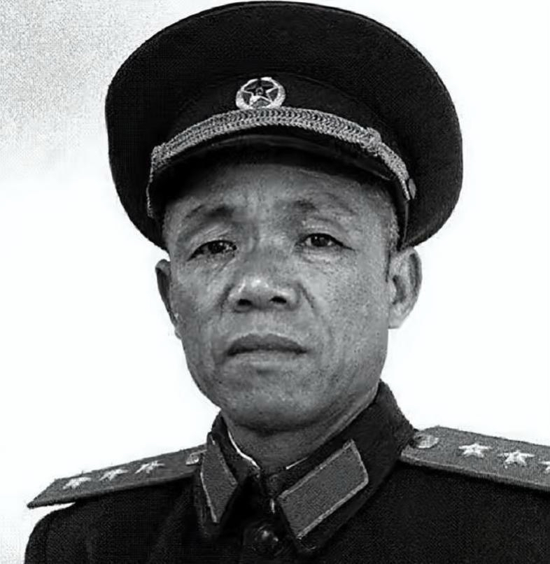 1950年，解放海南岛前，韩先楚看到登岛名单上很多都是副职时，顿时气坏了：“都不