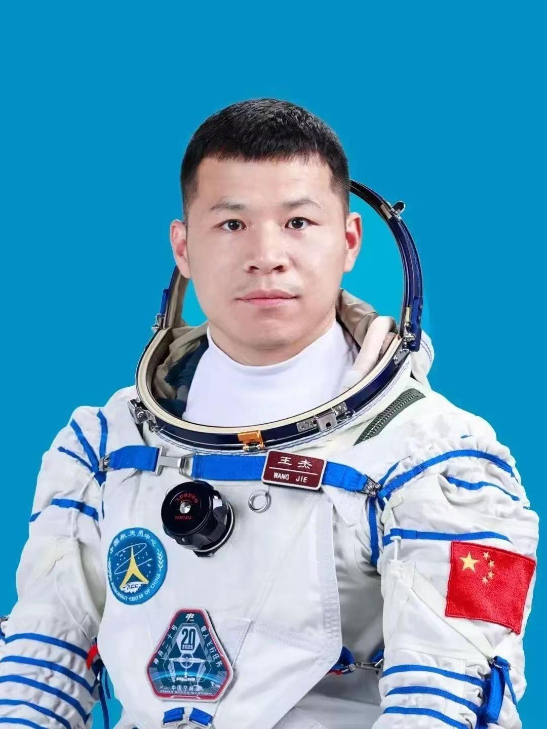 牛逼呀这两个内蒙人,做为校友和邻居将在天上相聚。今天举行的神舟二十一号载人飞行任