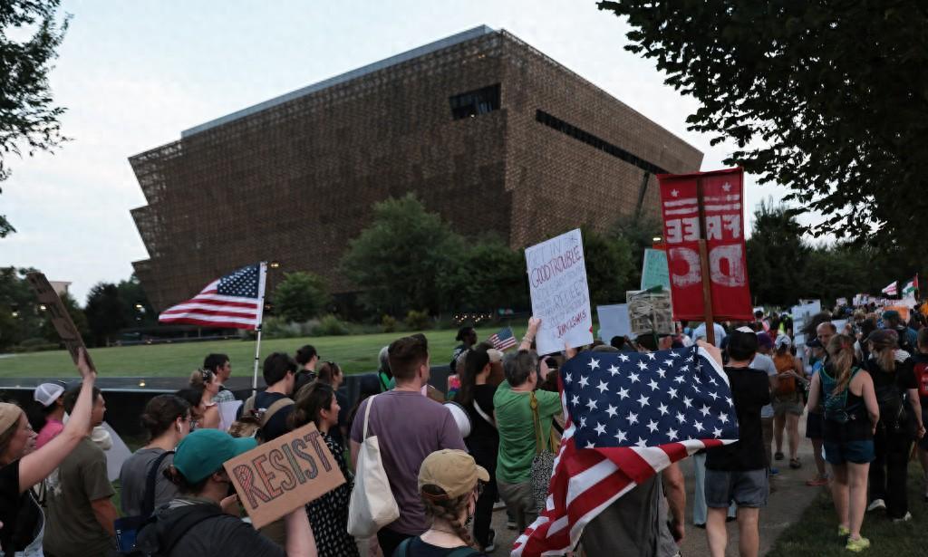 特朗普闯大祸！拷移民砍福利再次引爆民愤，1600城游行抗议7月17日，全美五十