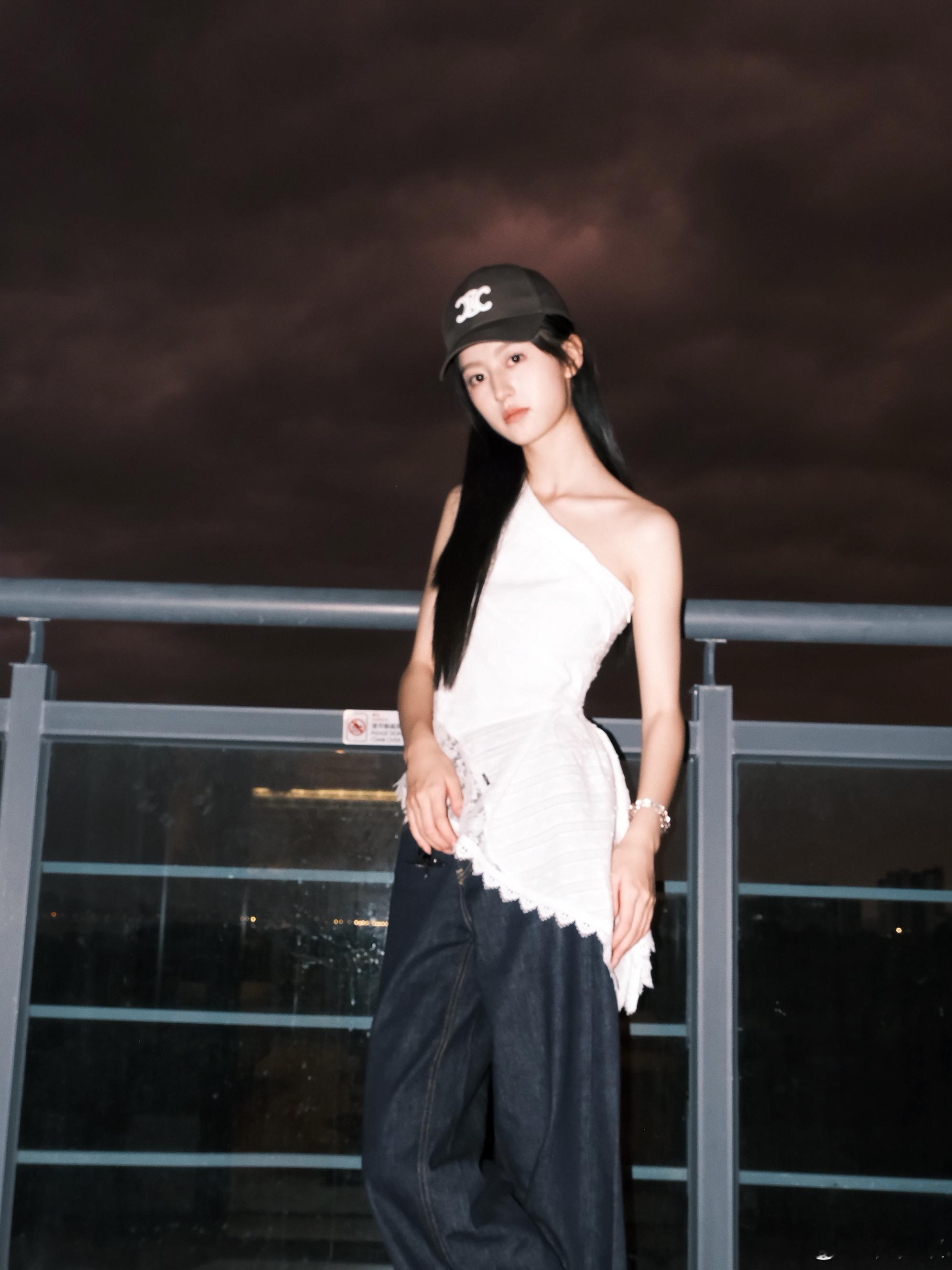 裴佳欣在复制粘贴的时代，你是手写的诗