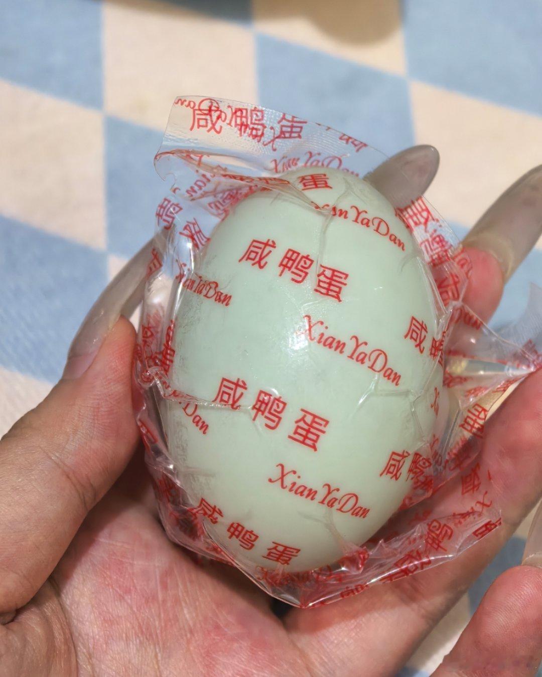 过期半年的咸鸭蛋能不能吃呢？感觉315应该来查我家冰箱[哭哭]​​​