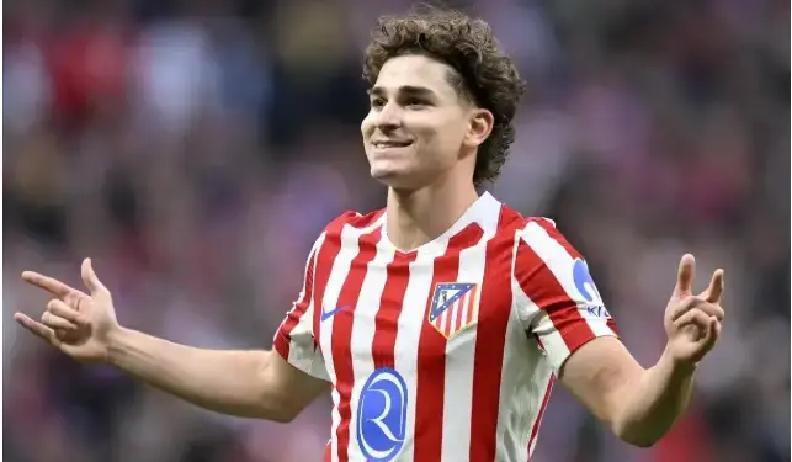 他每场狂奔12公里，进球却只有上赛季一半。不是退步，是西蒙尼把他焊在了中场。