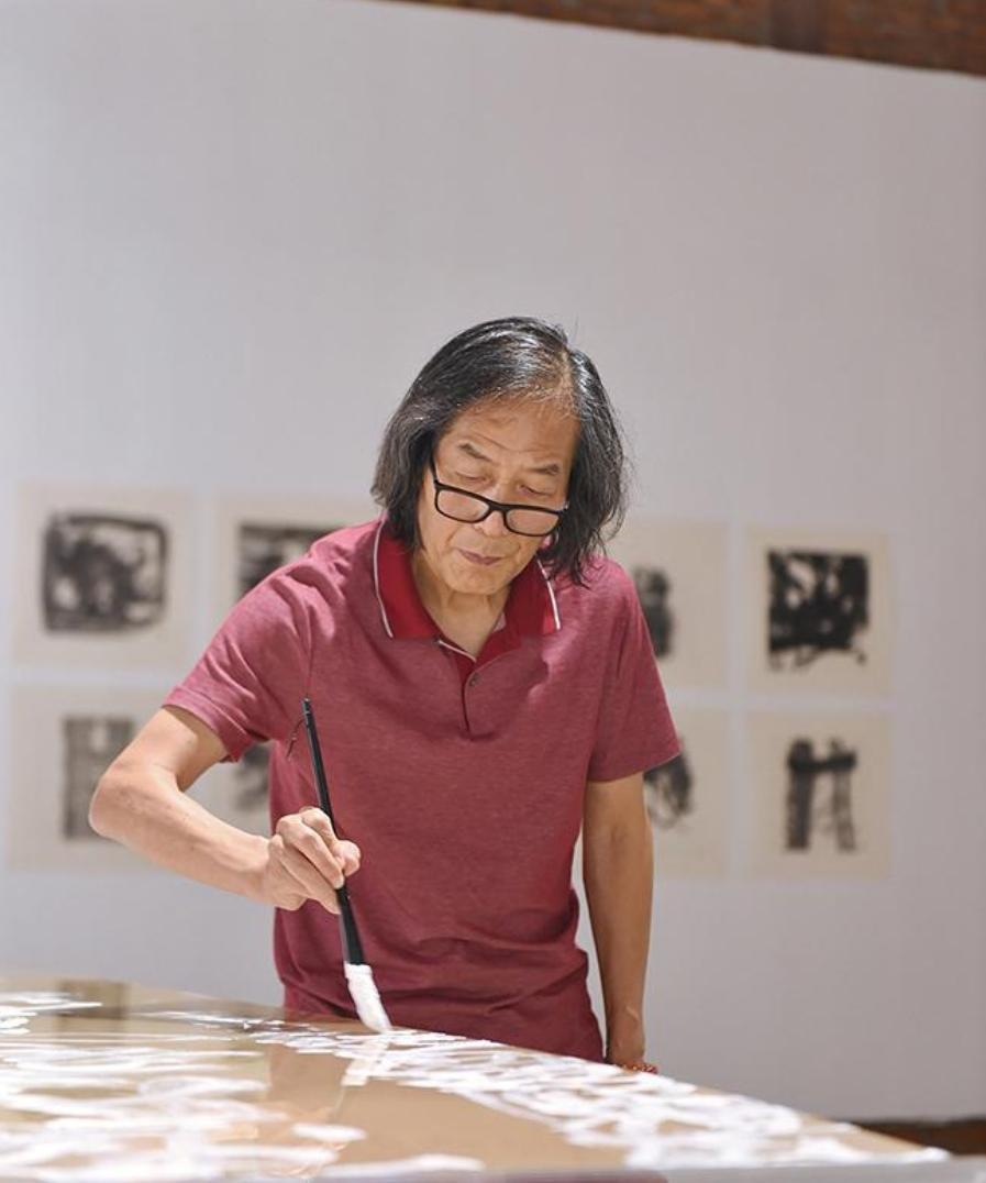 看着都是笔墨缠绕难辨认，别再把王冬龄和曾翔作品混为一谈。不少人只记住他们笔下缠绕