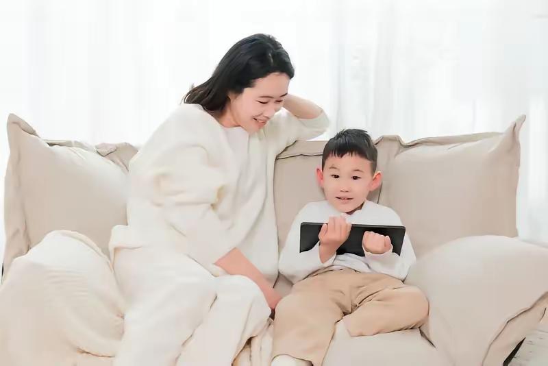 儿媳被我赶走，儿子下班回家，我以为他会抱怨，谁料他说：妈，我媳妇已经被你赶回娘家