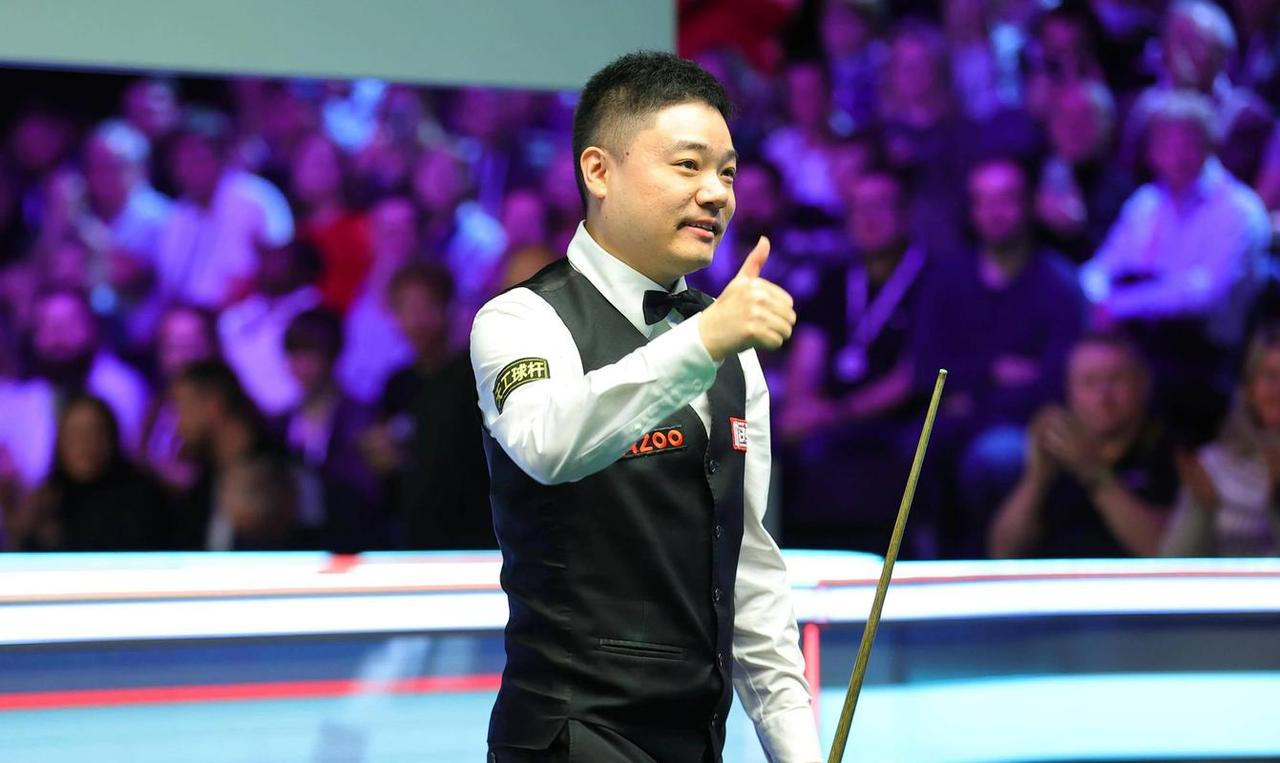 丁俊晖的职业生涯正处在“悬崖边缘”!这是最现实的“生存危机”!丁俊晖目前世界排