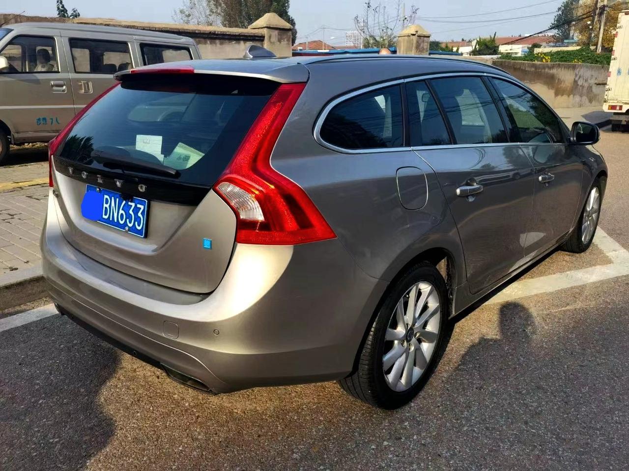 这是一台传奇车型，原因是它搭载过沃尔沃历史上几乎所有能搭载的所有发动机！他在美国