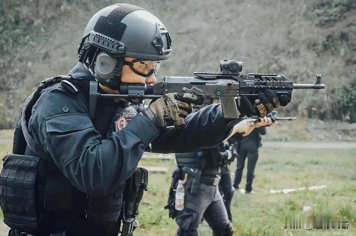 国产79式冲锋枪弹匣正反都能装？流言往往源于吃得太饱！看到这则