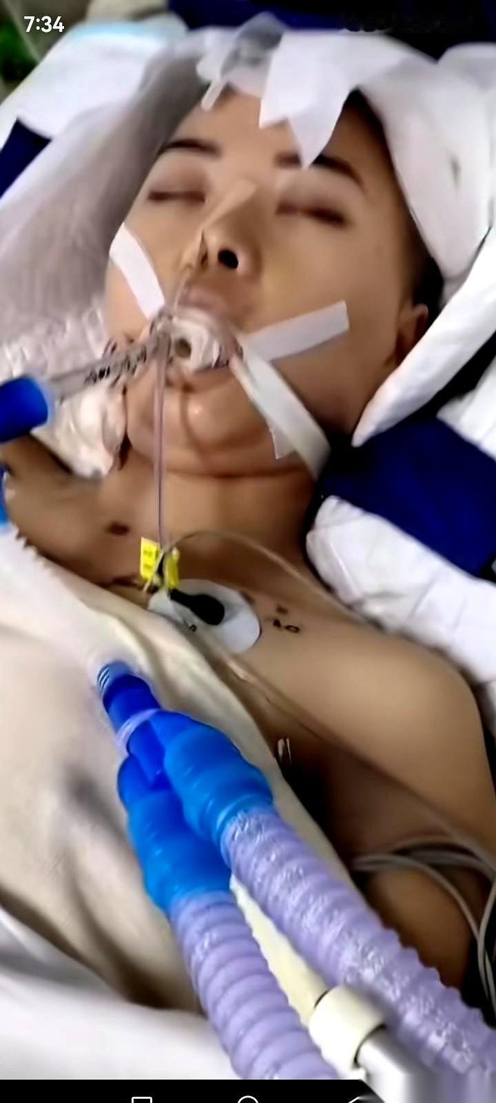 留学回来的女儿，人中龙凤。全家的希望，下半辈子的指望。还不到三个月，肺癌晚期