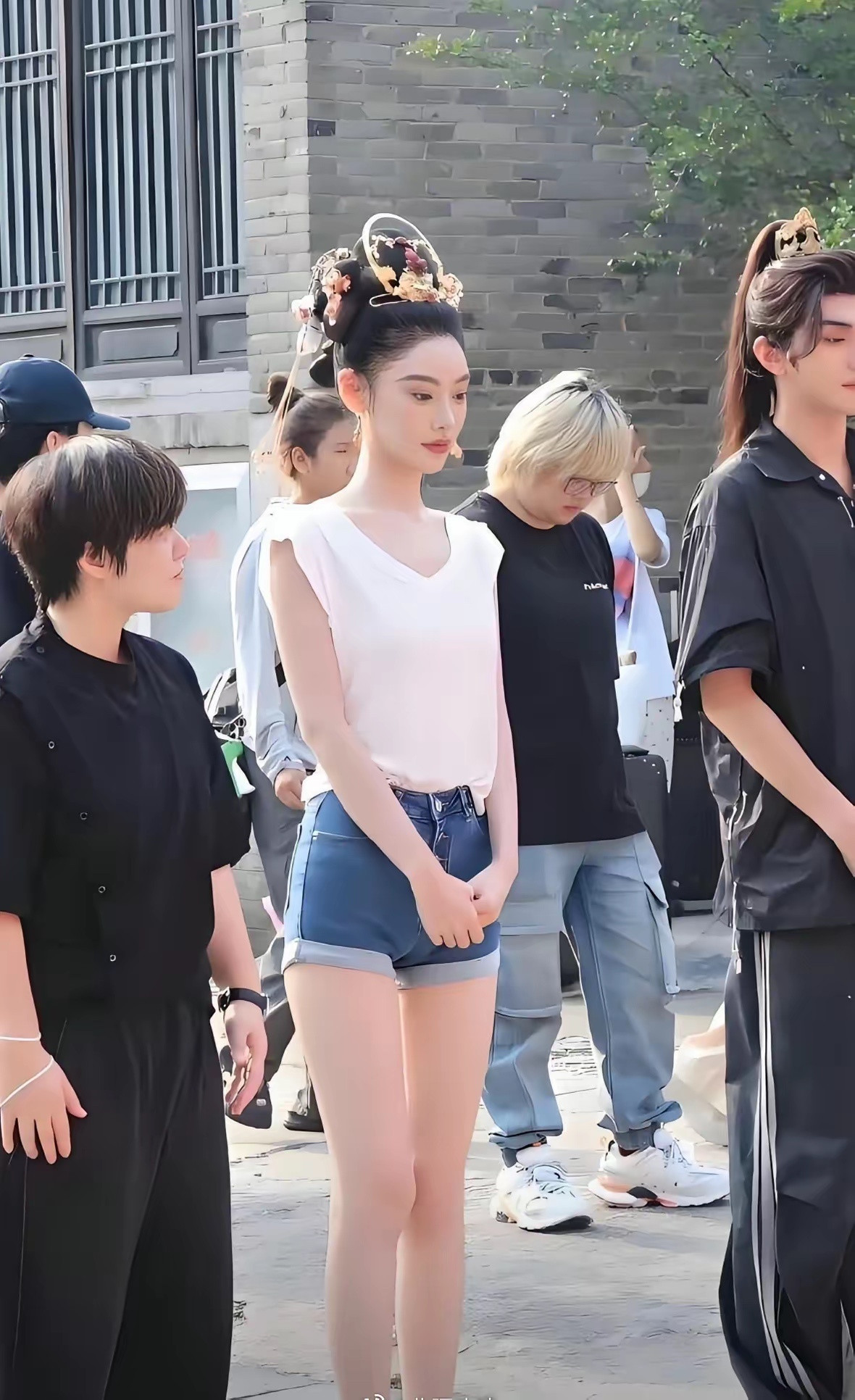 吴尊基因也太强大了，生的女儿好漂亮