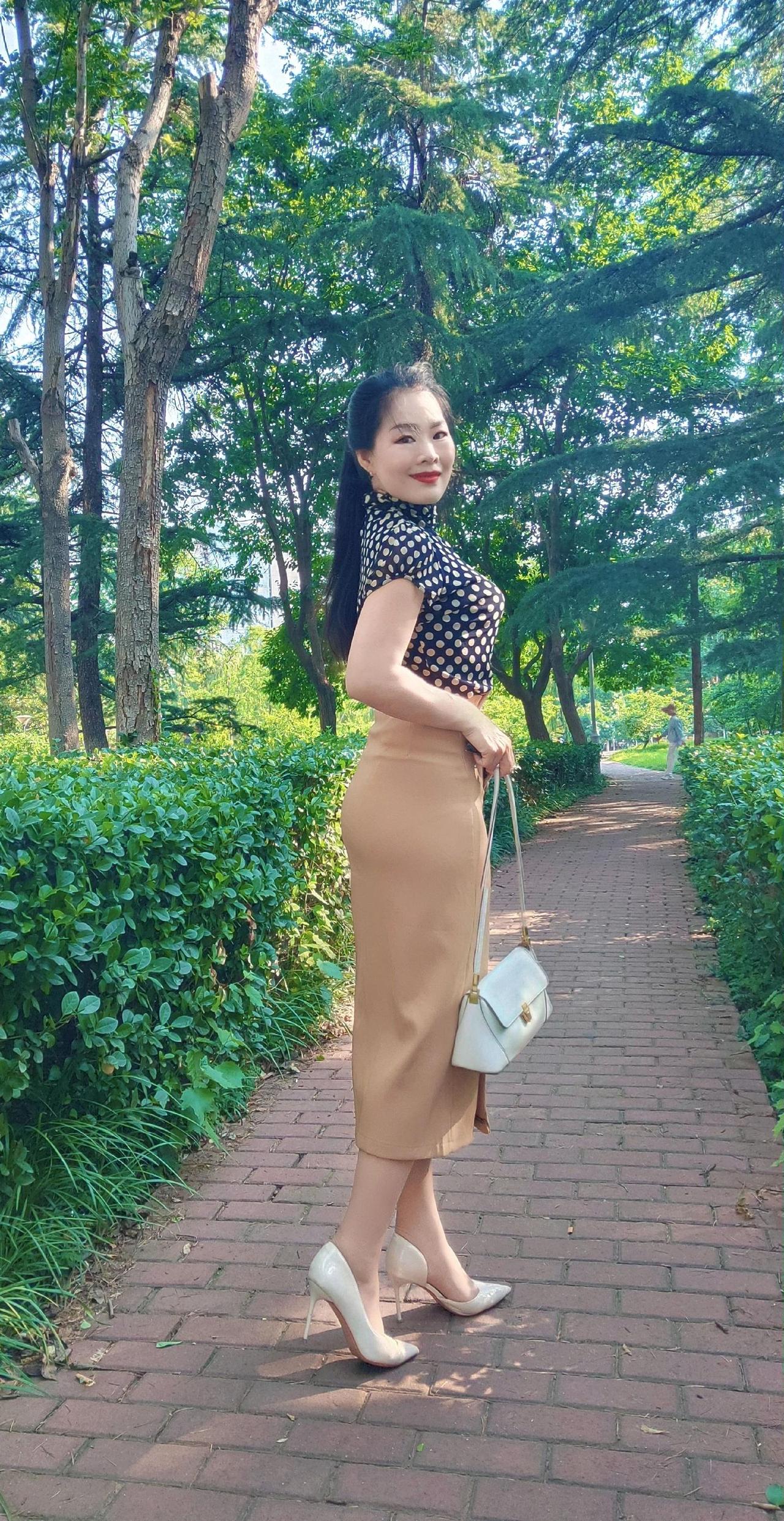我认为四十岁的女人最美，对吗