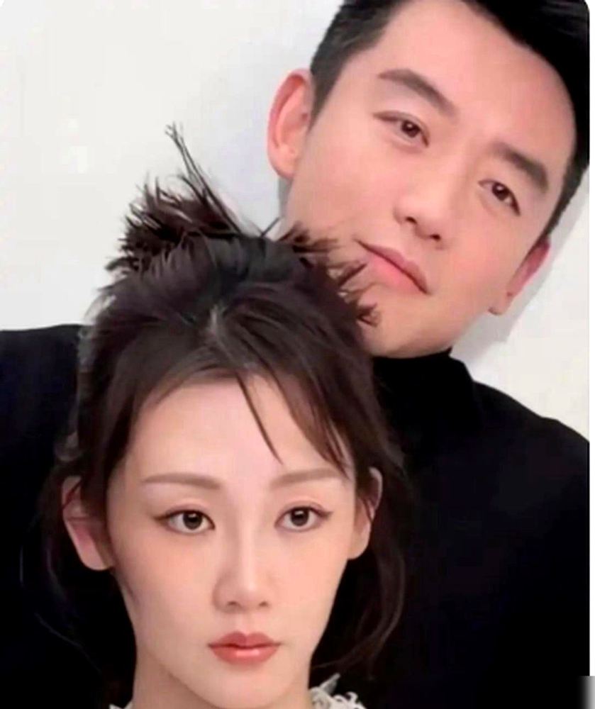 郑恺亲口说，他跟苗苗在一起一个月就怀上了，基本不做措施就中。这话搁一般男明星嘴里，打死不敢往外蹦。2