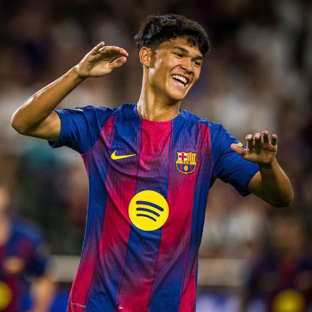 【未来菲律宾国脚】大巴黎从拉马西亚挖走（600万违约金）的18岁天才边锋，德罗-