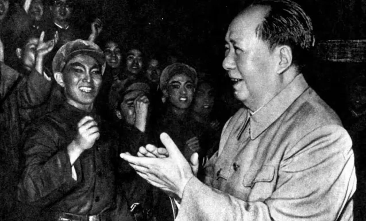 毛主席的最后十年硕果累累，震惊世界。可是因为特殊的原因，我们很少系统的去了解毛主