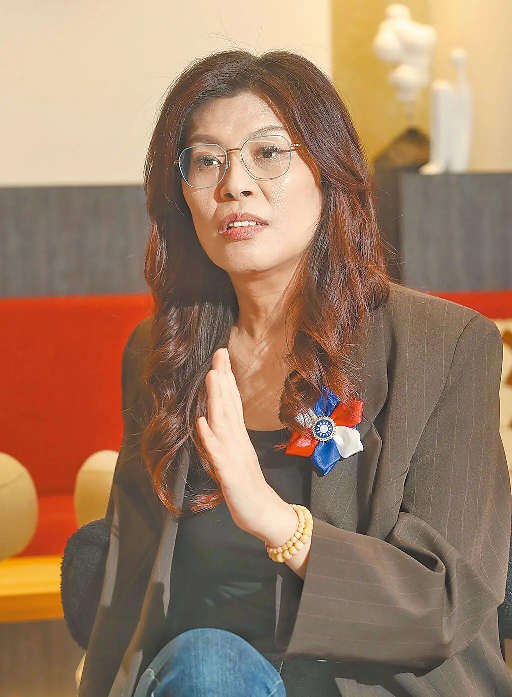 郑丽文新年前后访陆？答应三个条件才能来。国民党那边反应很快。当天就出来辟