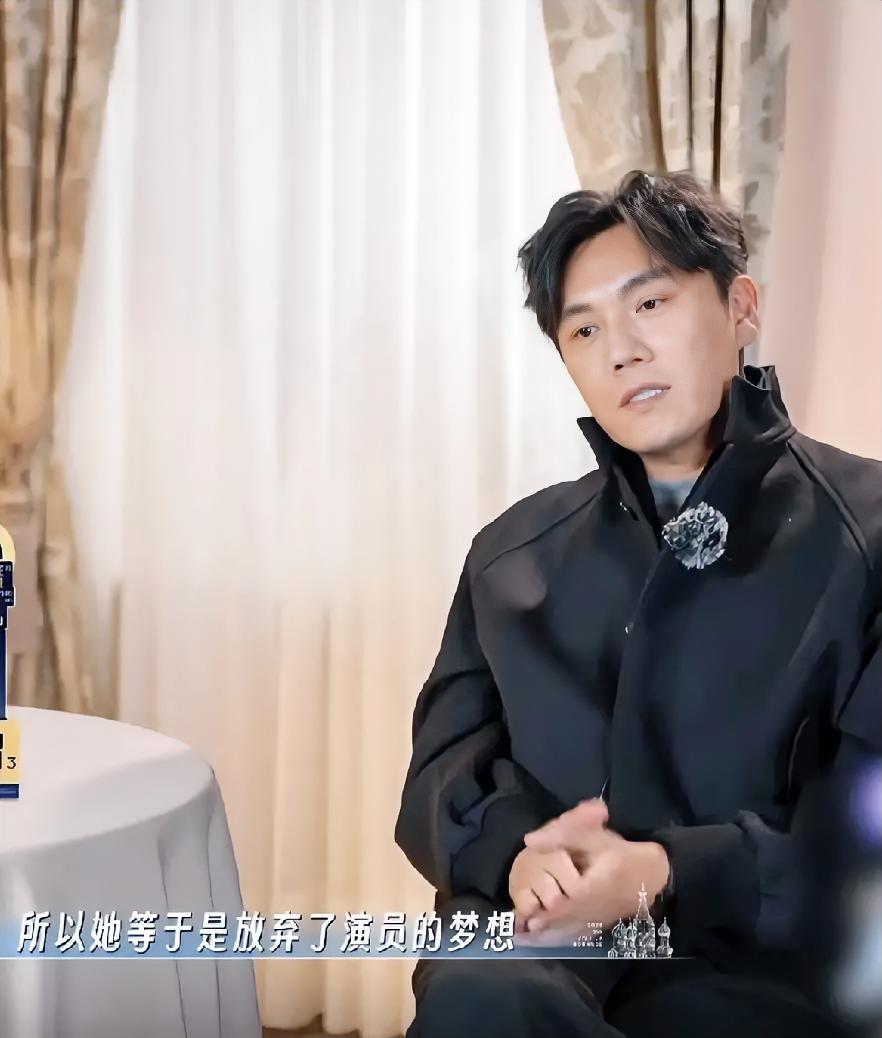 我发现大家都误解秦昊了，他从不是综艺里的“搞笑直男”。为何伊能静二婚还能越