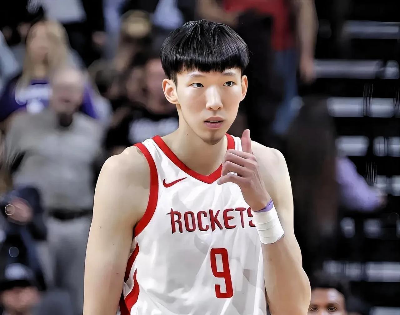 周琦可惜了呀！火箭博主SleeperRockets近日更新社媒感叹：“我代表全