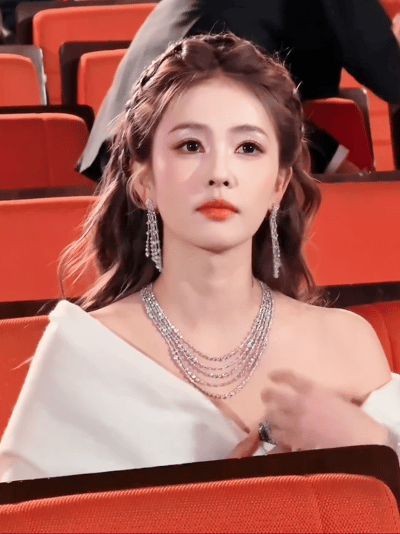 白鹿白鹿神女降临[跪了]​​​