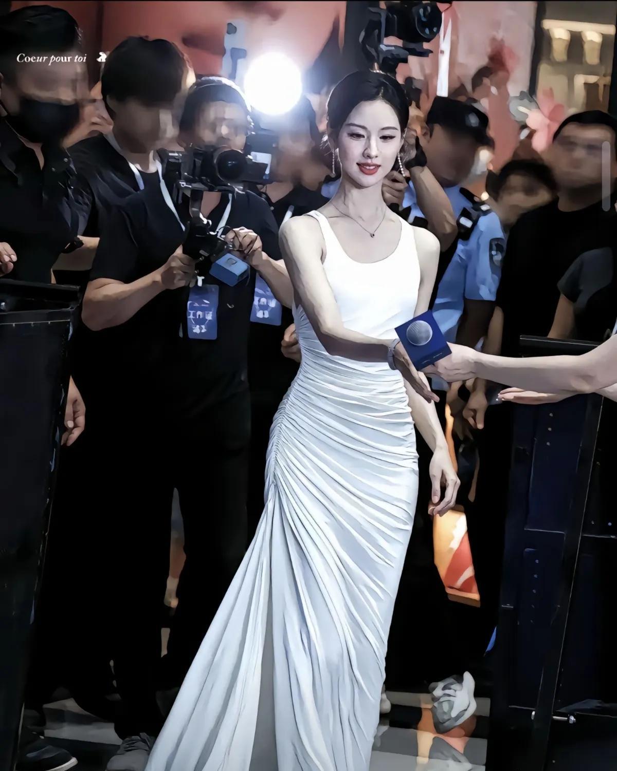 陈都灵越来越漂亮了，演技也在不断进步[赞]当时就因为良辰美景女主是她才弃的剧，但