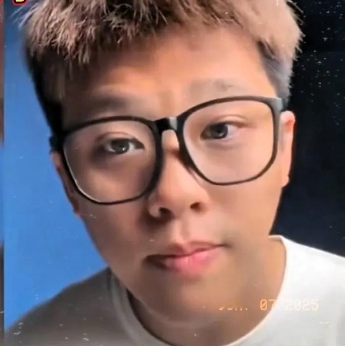 马筱梅婚礼前后：前夫放料后消失，网友发现葛斯齐预言成真马筱梅跟汪小菲结婚那会儿