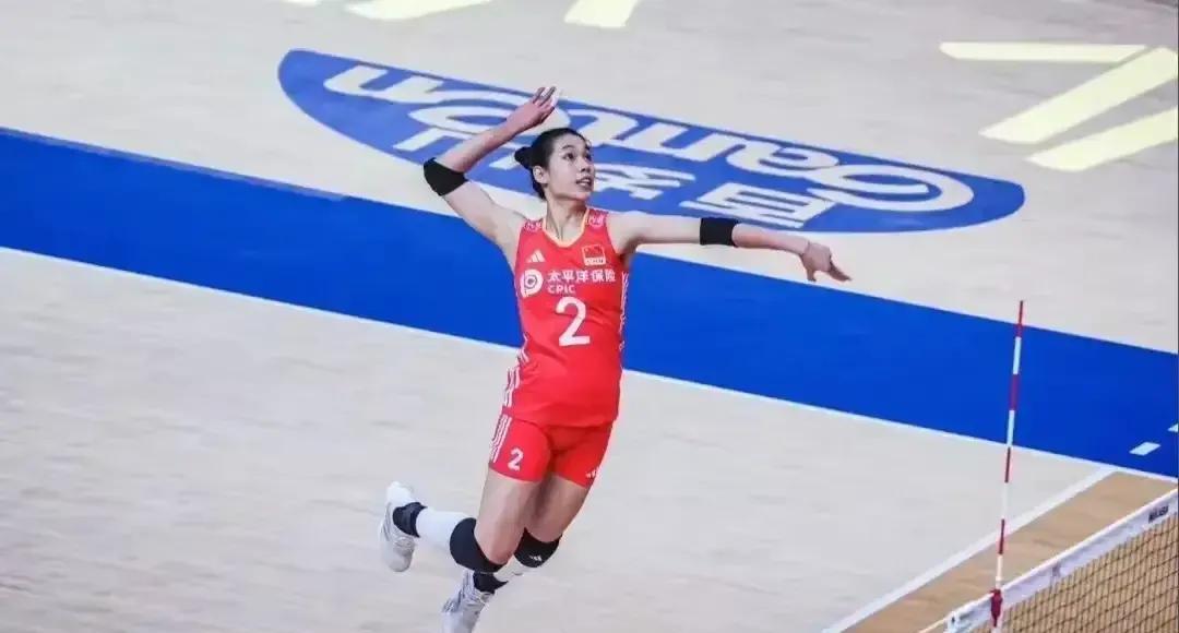 中国女排爆扣迷人姿势比拼，排在前头应该是如下:一，吴梦洁，她的爆扣，能停滞空中