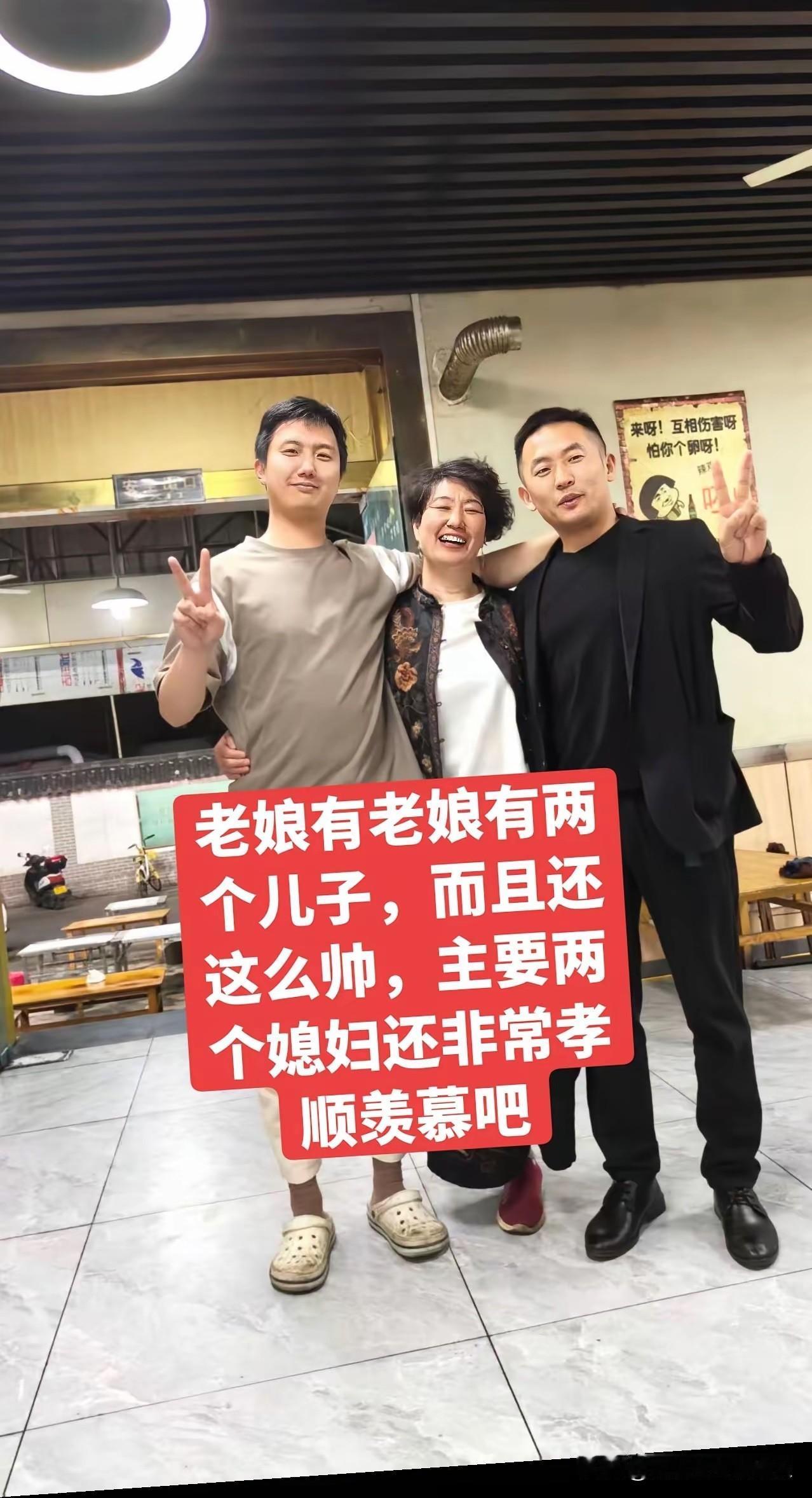不怪大妈一脸幸福，换谁都一样！