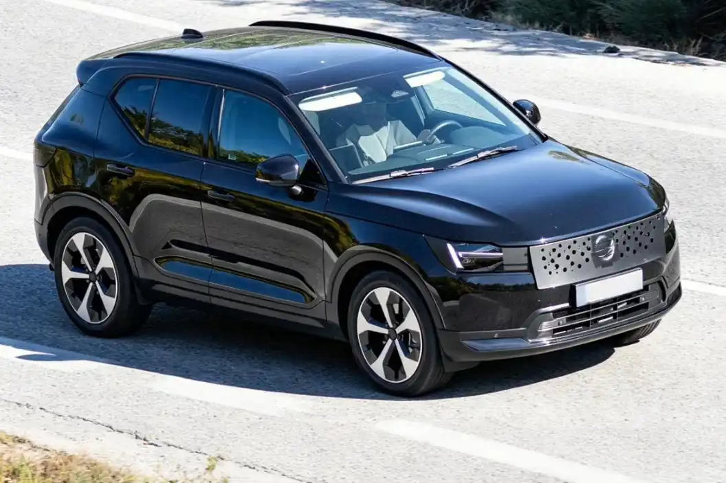 沃尔沃EX40紧凑型豪华纯电SUV，豪华入门纯电优选。分为后驱、双电机四驱两