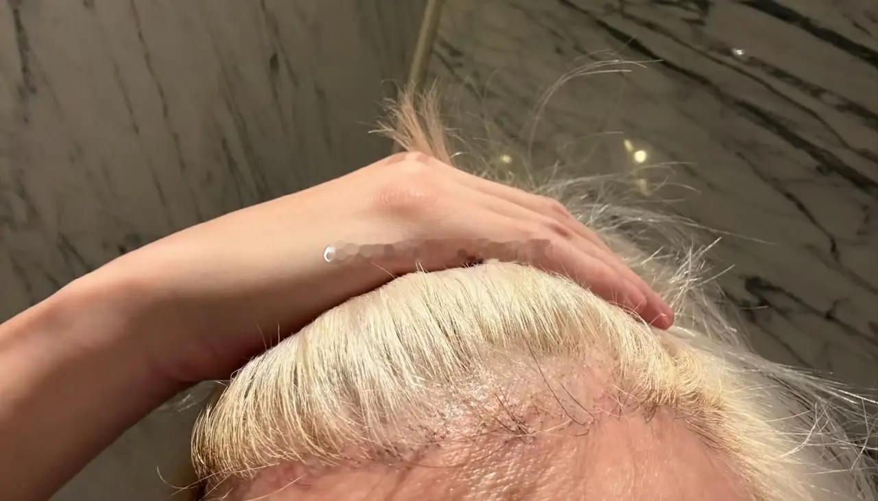 薛之谦这也太吓人了吧！就在今天的演唱会，薛之谦说因为想要自己的发型达到理想的效果