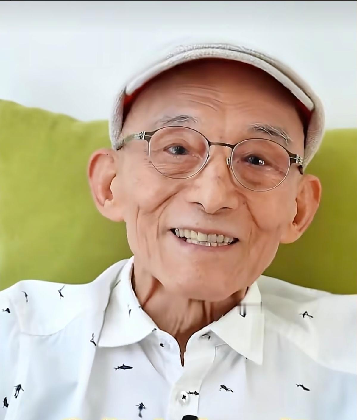 游本昌爷爷临终原话，看完让人瞬间破防，游爷爷女儿游思涵亲口说出父亲临终原话：我很舒服。游思涵说，父亲