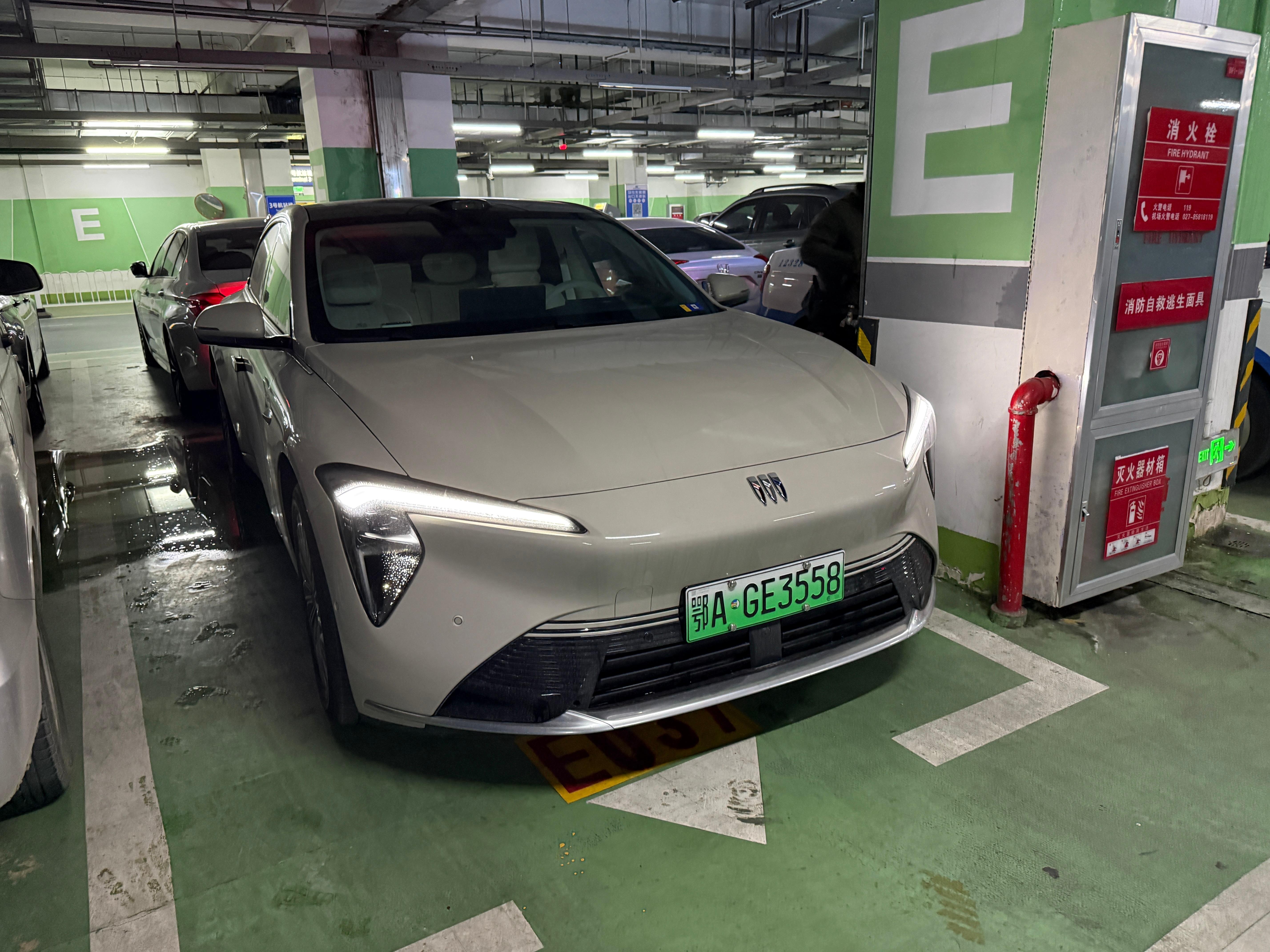 昨天出发，今天回，115元的停车费，贵不贵，坐标武汉