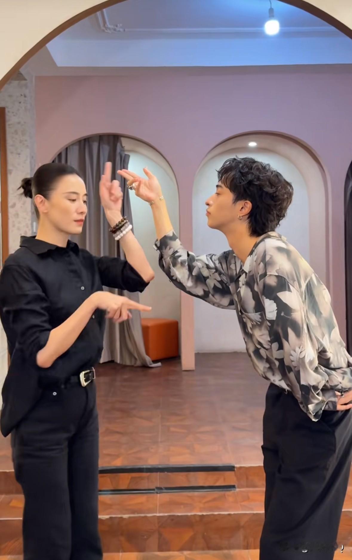 伊能静儿子恩利发表首张舞曲《luvaboy》，小宋佳、戚薇、李斯丹妮、乃万纷纷出