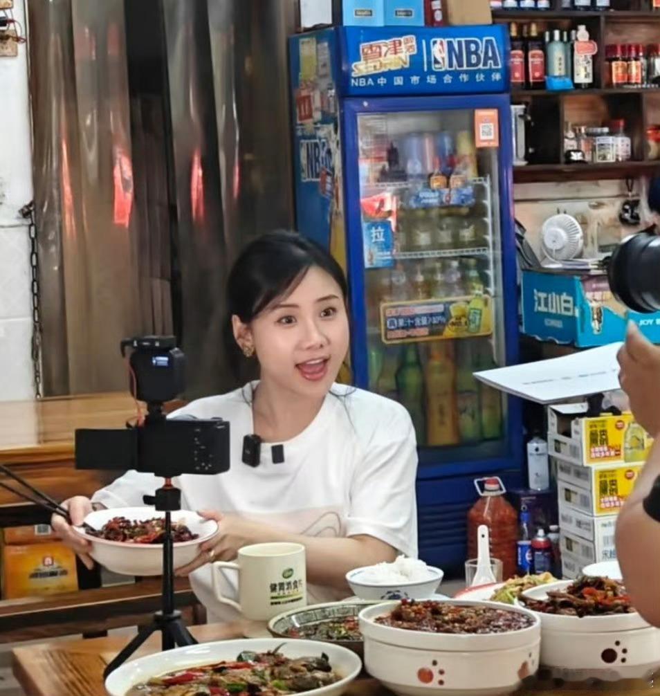 曝密子君与出过轨的前男友复合了属实有点颠覆认知，当年拍全绿宴明明白白说自己被出轨