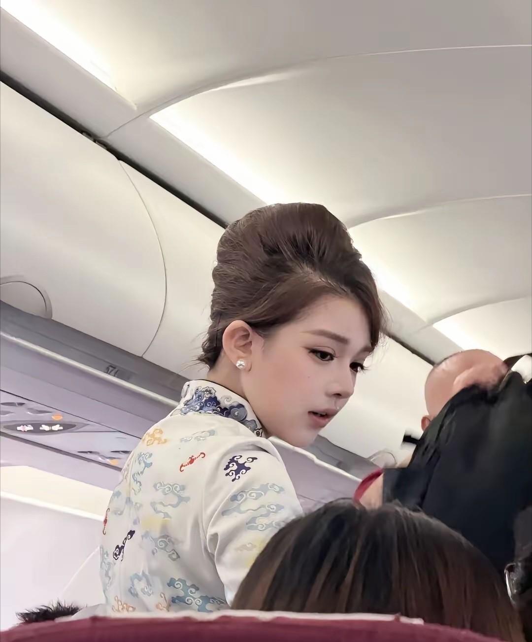 上周去三亚来回坐的海航，来回两趟航班，给我留下印象最深的不是餐食，也不是