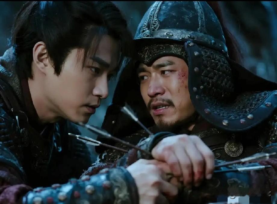 罗成惨死淤泥河，秦琼收尸时，发现在罗成手中紧握的李世民的衣角秦琼的大手猛地一颤