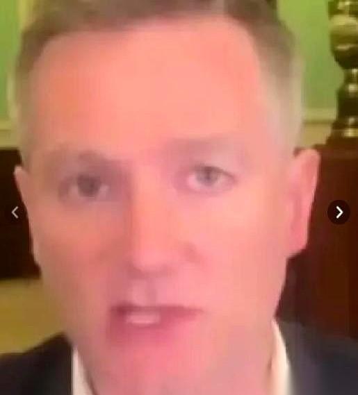 我把你当大哥，为你两肋插刀，阿富汗、伊拉克，你说打谁我打谁，钱我出，人我派，死了