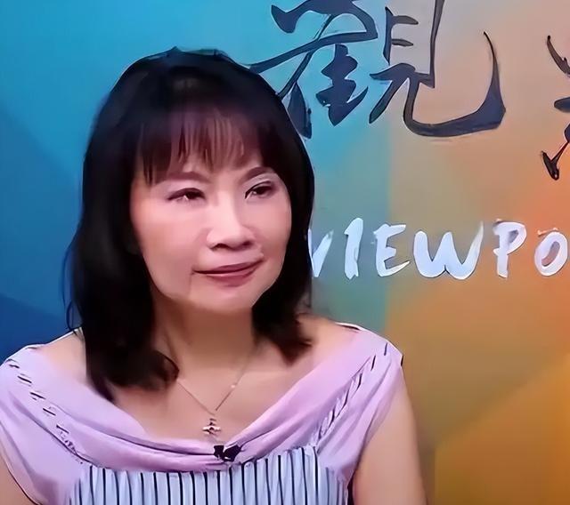 台湾省媒体人陈凤馨表示：70%以上的台湾地区民众是接受自己是中华民族的一份子的，