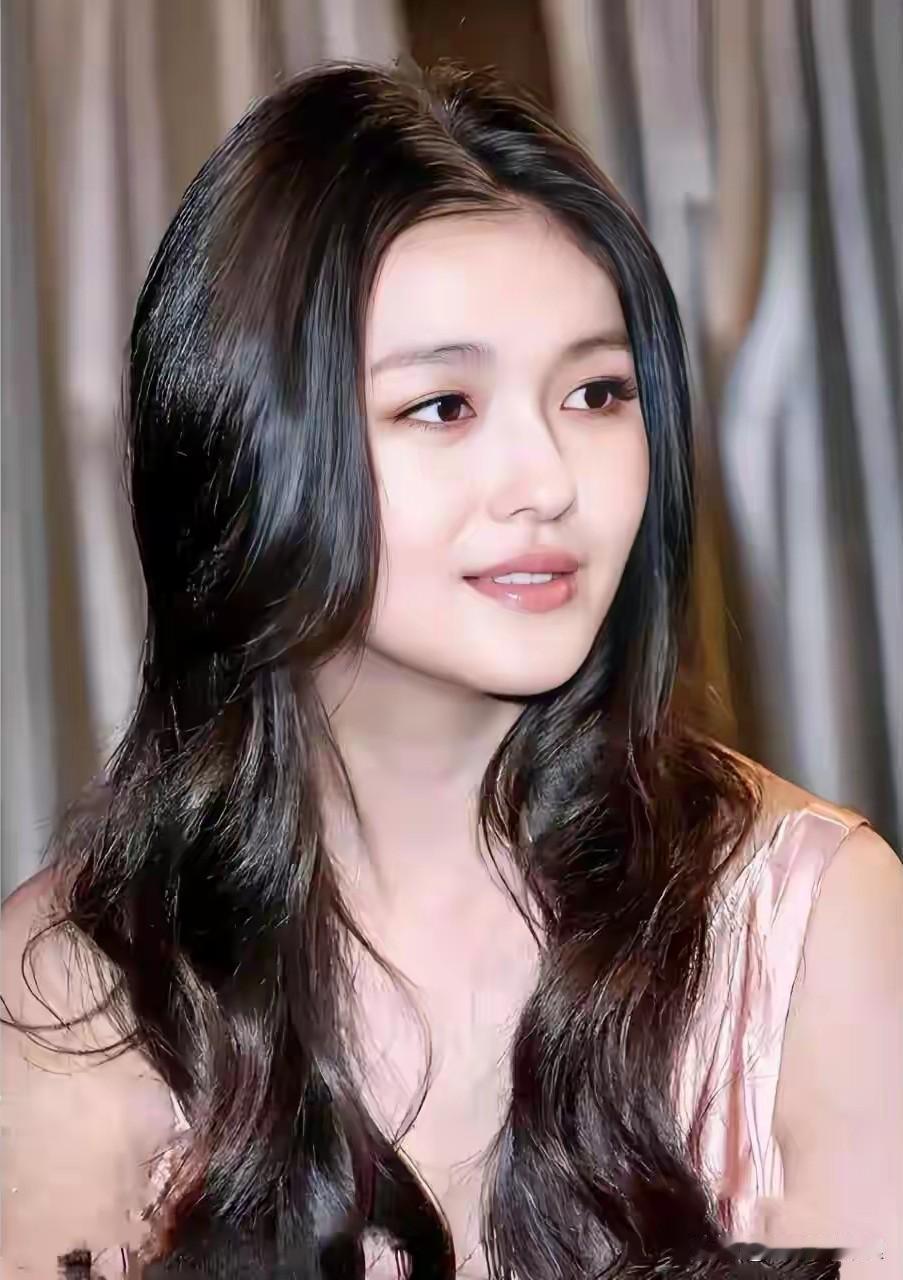 哪怕到现在，我都忘不了张兰直播那一幕。汪小菲突然撞开门，那句“急死我了，大S