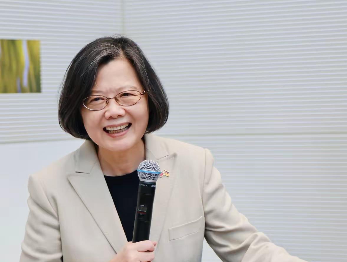 7月28日下午，日本多地发生强烈地震。消息传到社交媒体后，台湾蔡英文第一时间发出