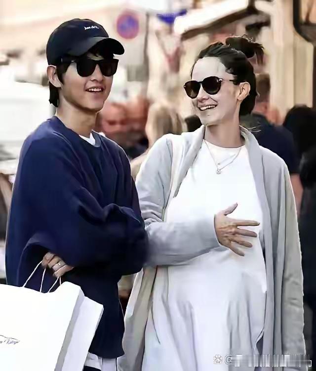 宋慧乔终于说了，和宋仲基离婚，性格不合全是假的，真正的原因，就两个字。宋仲基那边