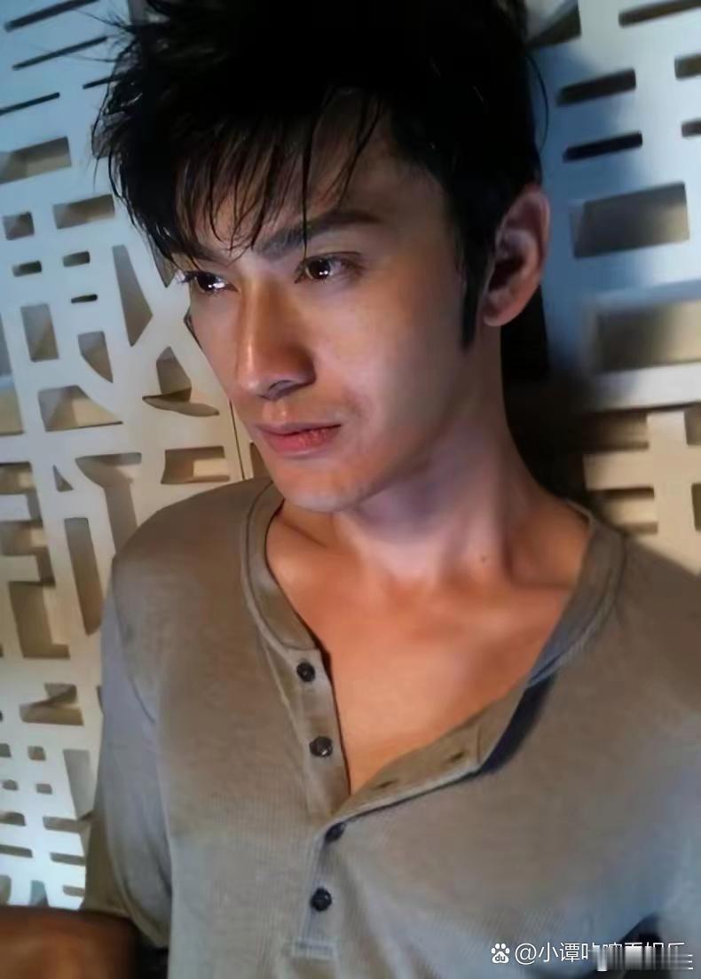 早年黄晓明，这谁能认出来，竟如此的帅