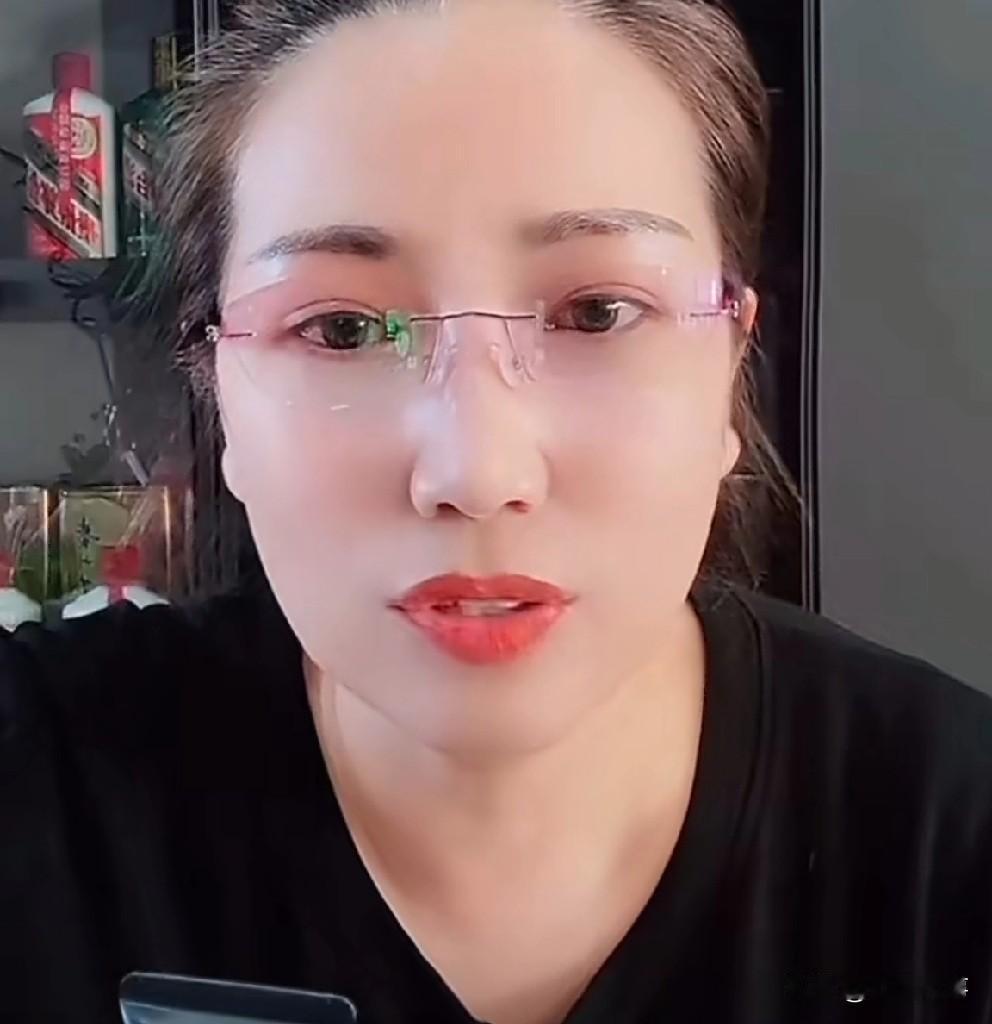 三驴妈隔空喊话某人放我们娘俩一条生路！我直播聊聊老头和三