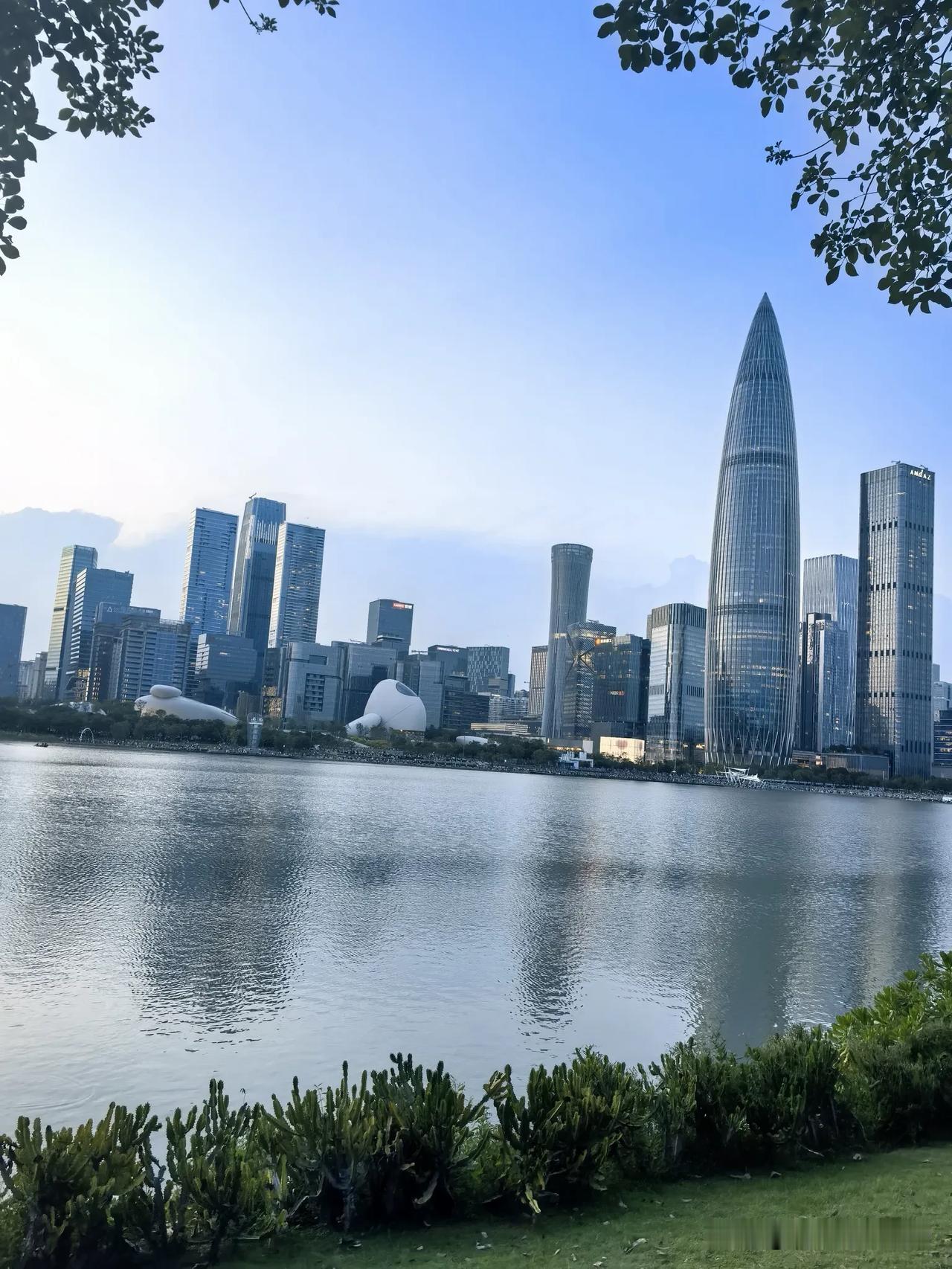 本科毕业的儿子，想辞职去干保安了。他抱怨现在的工作太辛苦，说看到我们小区保安