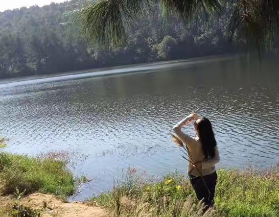 以前儿子每次放假回来，我都会喊上身边要好的小姐妹，大家聚在一起吃顿饭。我没有兄弟