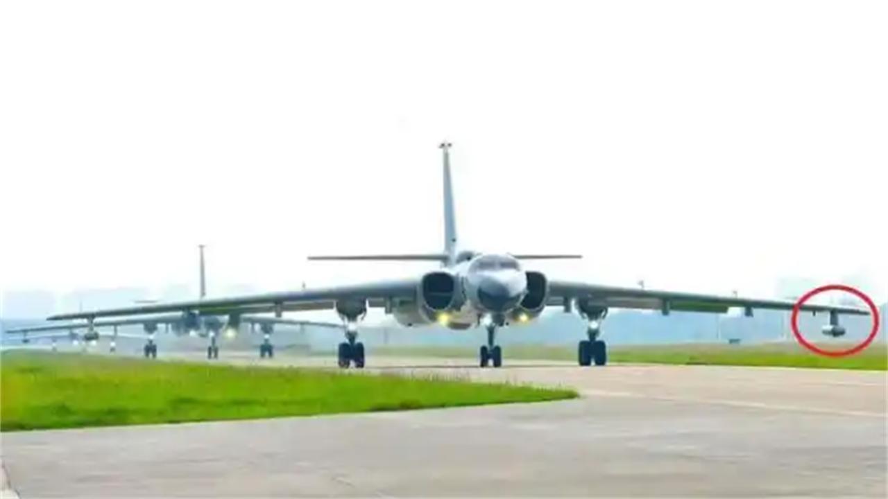 中国轰6J“安上天眼”，从此打得更远了，美航母再进台海试试？最近央视节目中军