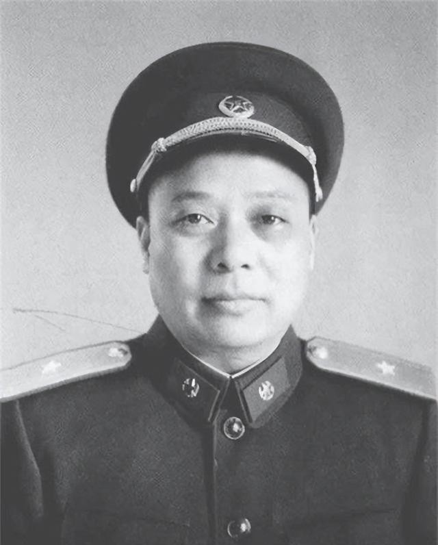 毛主席九大贴身警卫员：毛主席的九大贴身警卫员：第一位：张耀祠第二位：张宗逊第三