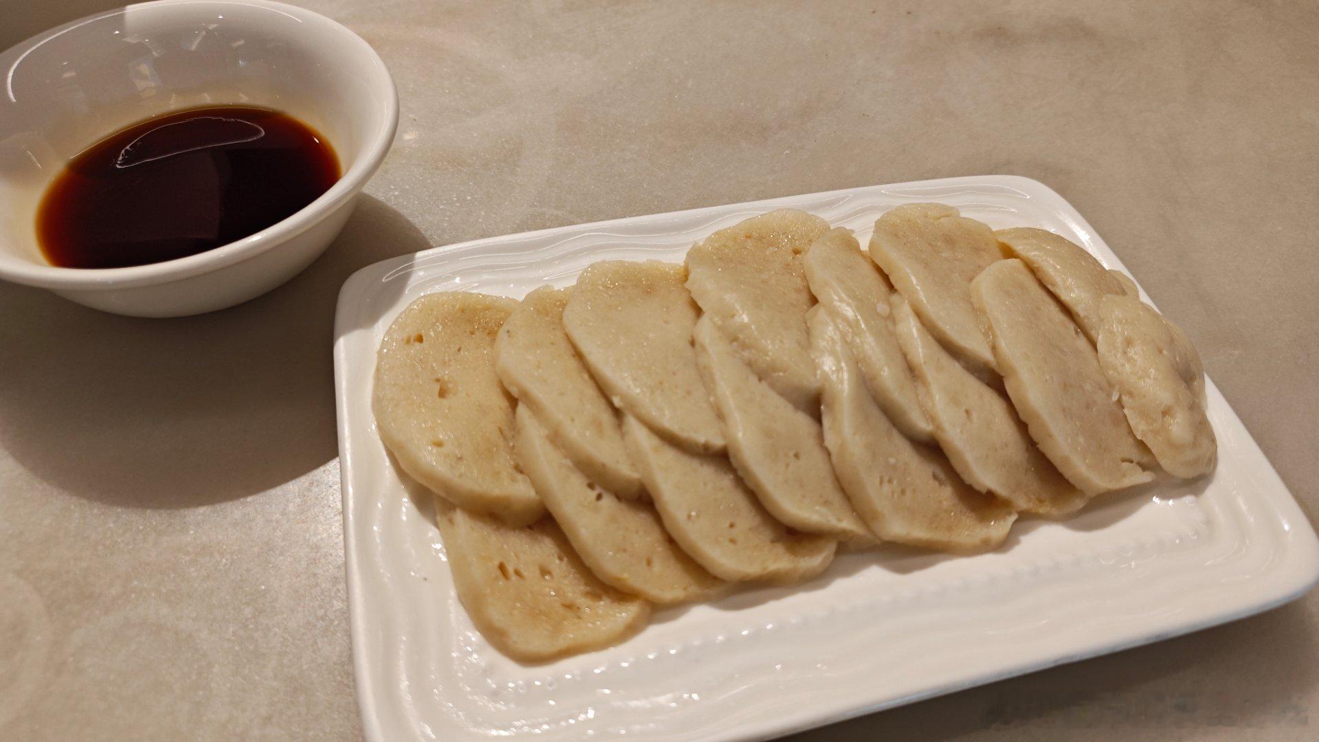 在北京稍微好吃点的餐馆都得排一小时。这家温州餐馆还不错，尤其推荐图一鱼饼，图五炒