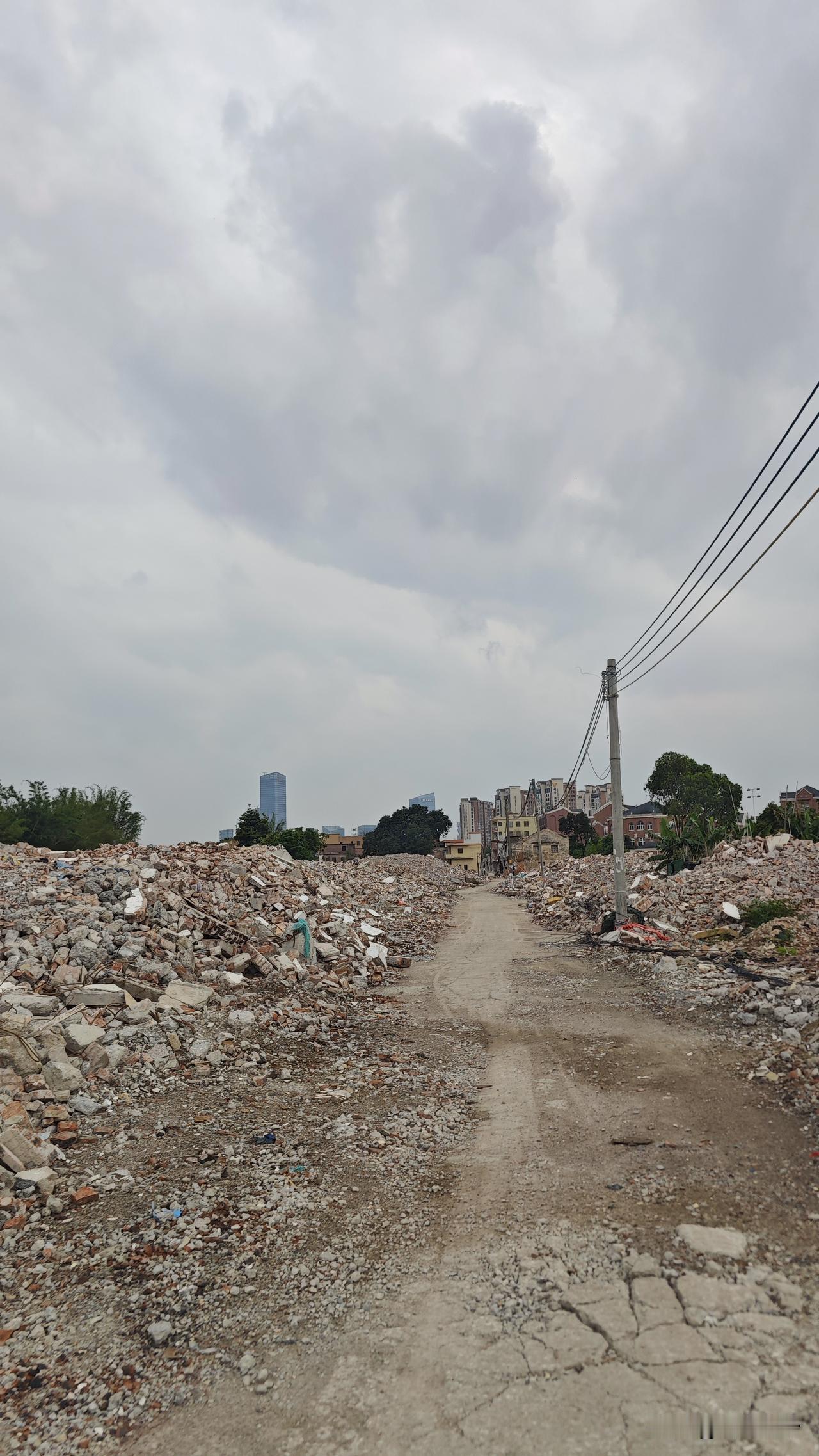 一直很好奇，南沙旧改这么猛当然拆拆拆，拆完之后是一片废墟，如果后续这些地块没这么