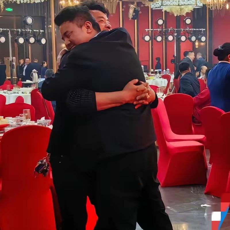 荒唐又巧合的人生缘分，藏着最意外的亲情羁绊一个男的年轻时候捐过不少次精子，