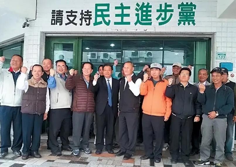 有观点认为，台湾国民党最担心出现的一种局面，就是中国大陆在民进党执政台湾期间实现