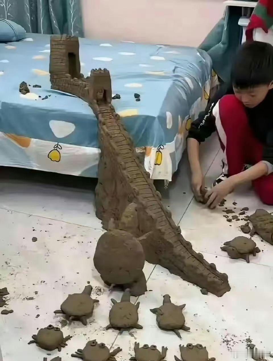 如果这是你的小孩，你会夸他还是打他？​​​